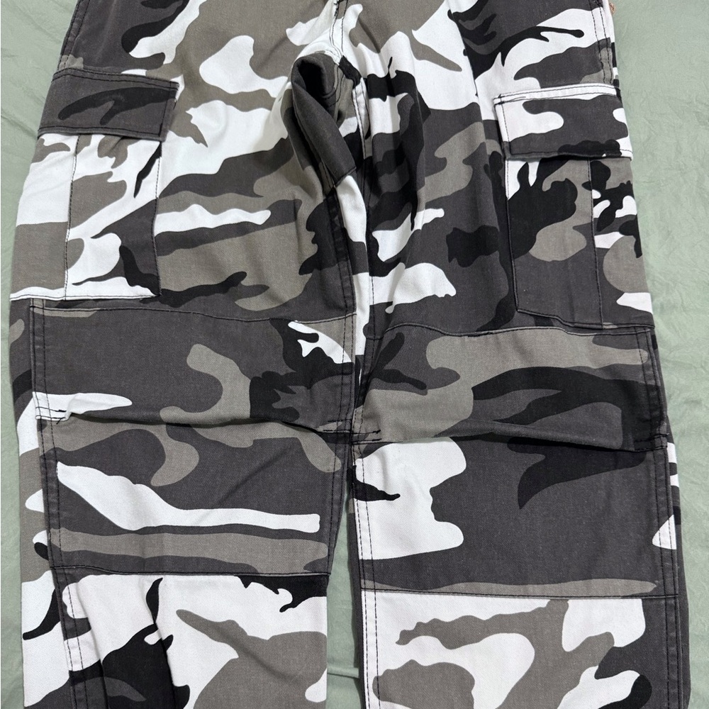 RothCo B. D. U Camo Cargo Pants High Rise Size Small Regular - Picture 4 of 12